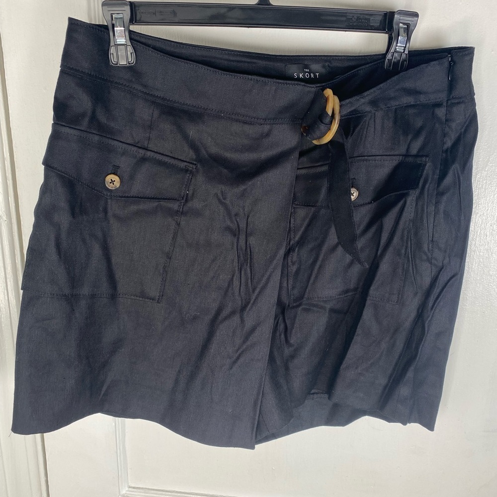 White House Black Market NWT Black Skort with Buckle Accent